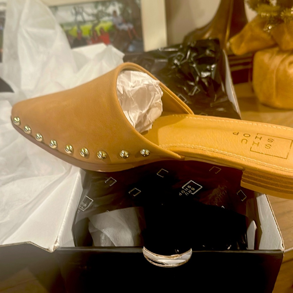 Shu Shop Tan Trinity Mules new in box with shoe sleeves